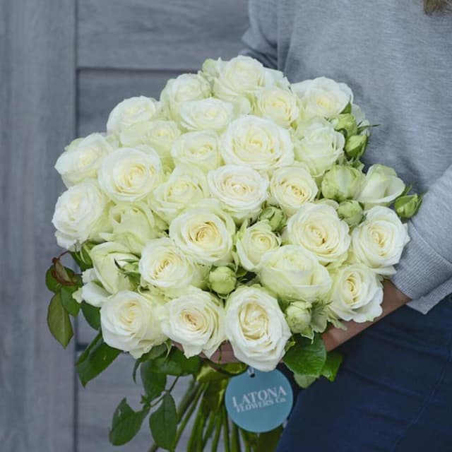 Ծաղկեփունջ "White Roses"