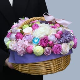 Զամբյուղ BARBIE պիոնավարդերով