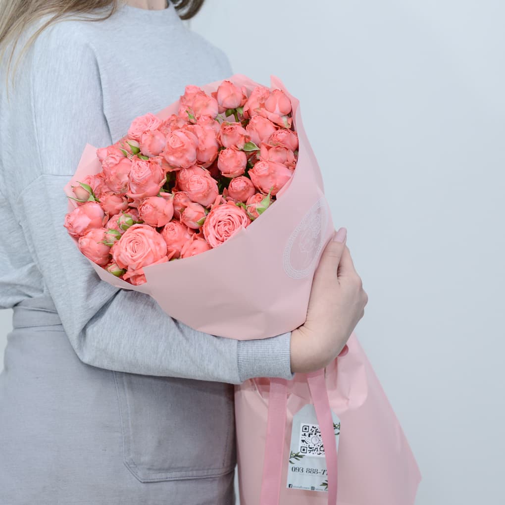 Bouquet "Penelope" with spray roses