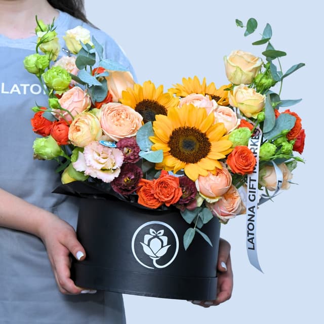Ծաղկե տուփ "Sunny Summer" արևածաղիկներով