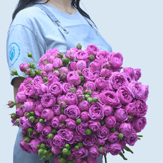 Ծաղկեփունջ Medium Misty Bubbles փնջային պիոնանման վարդերով