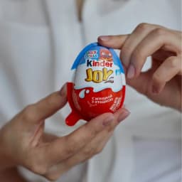 Шоколадное яйцо Kinder Joy для мальчиков 20г