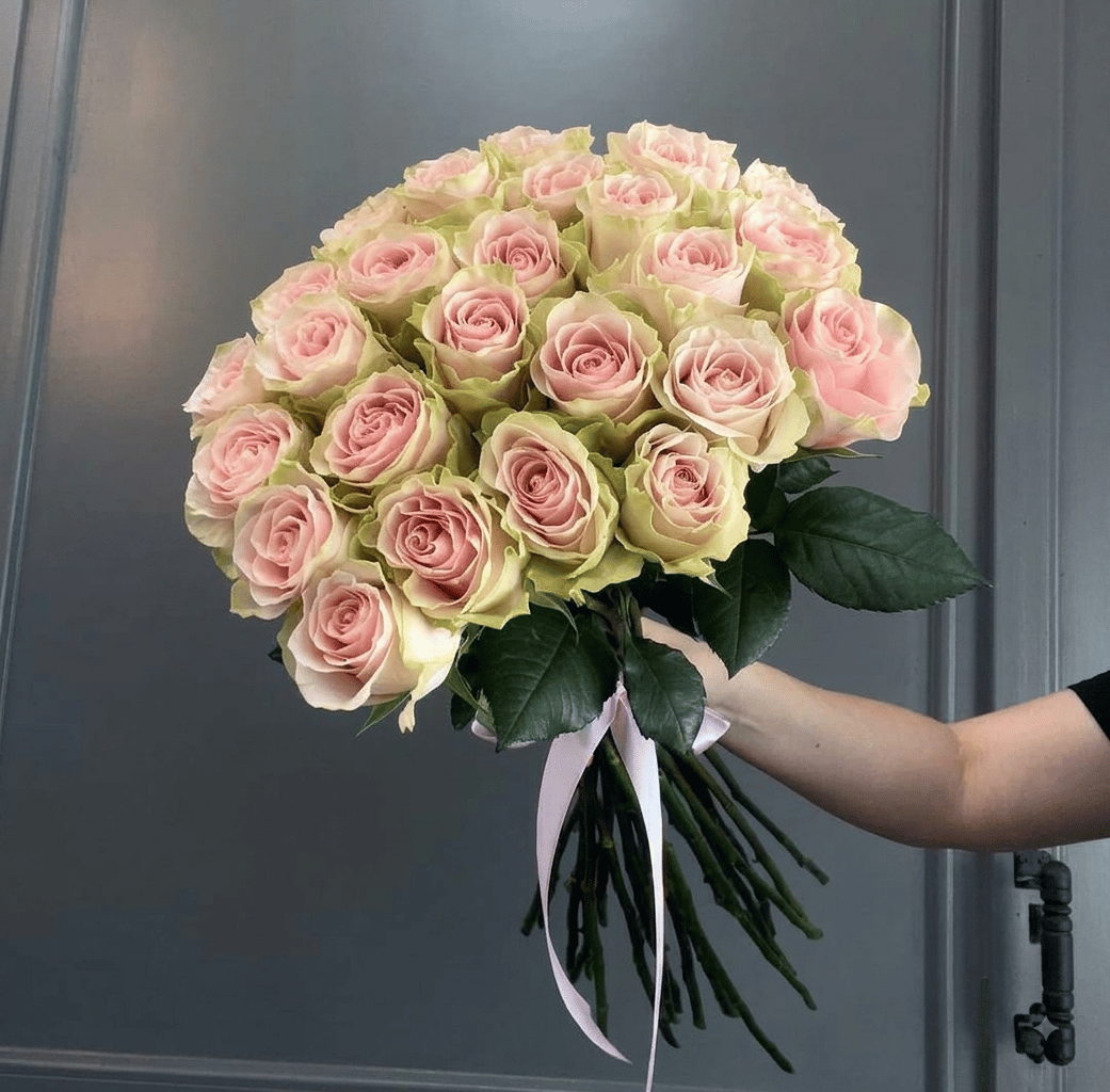 Букет с розами сорта Софи Лорен - Amela Rose