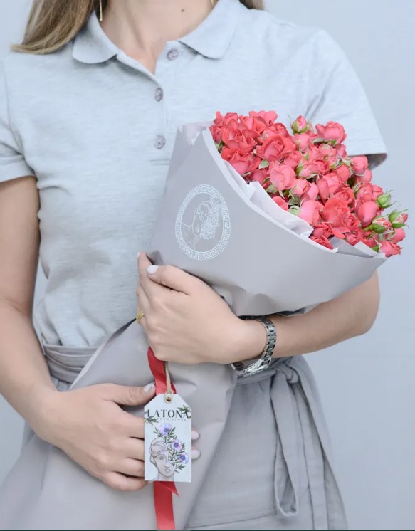 Букет "Olymp" с кустовыми розами