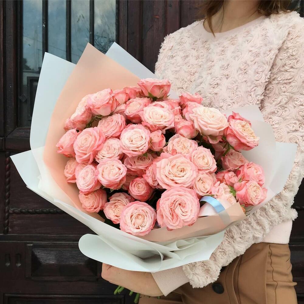 Букет из кустовых роз