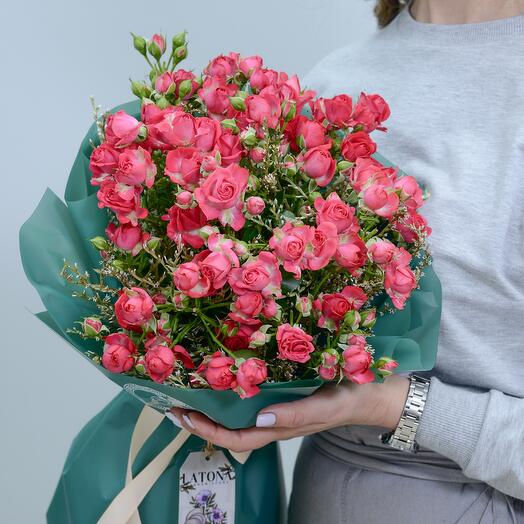 Букет "Zeus" с кустовыми розами