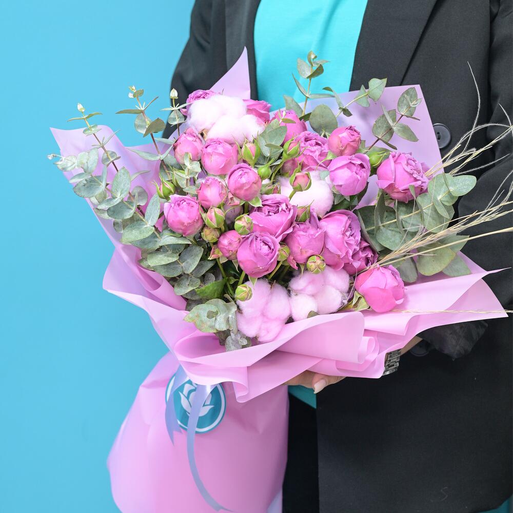 Ծաղկեփունջ "Charm" վարդագույն պիոնանման վարդերով