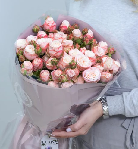 Փունջ "Ziva" պիոնանման վարդերով