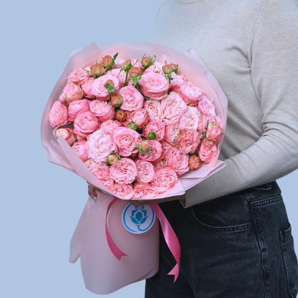 Փունջ "Madam" պիոնանման վարդերով