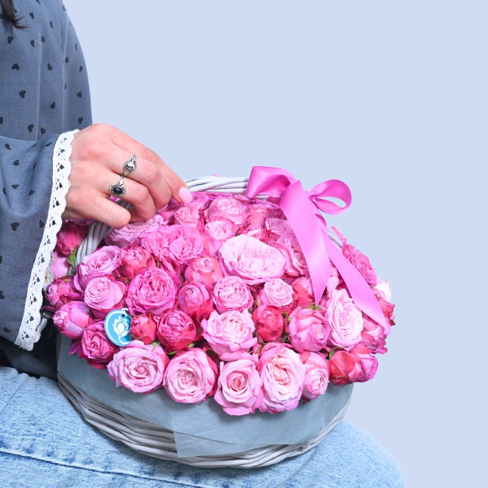 Basket "Sabrina" with peony roses