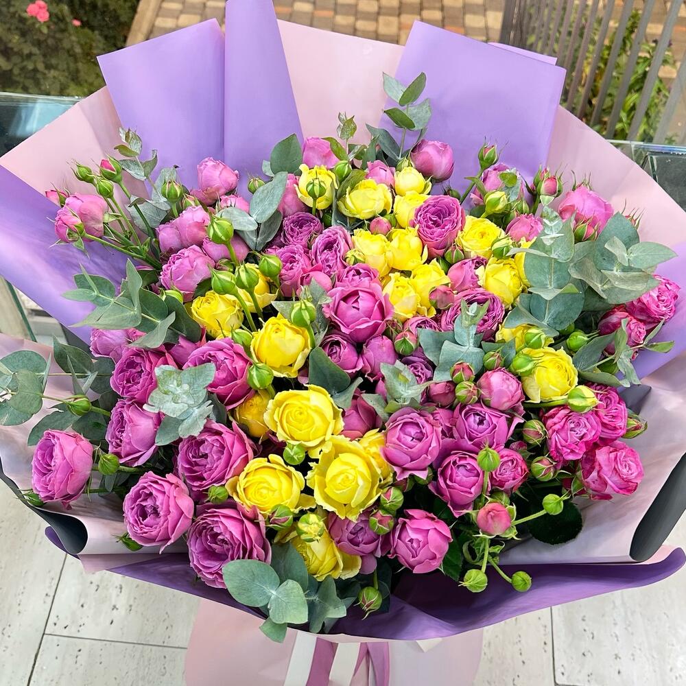 Փունջ "Lika" պիոնանման վարդերով