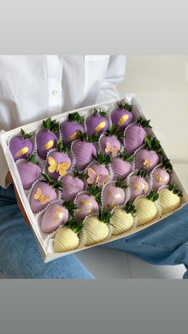 Бокс с клубникой