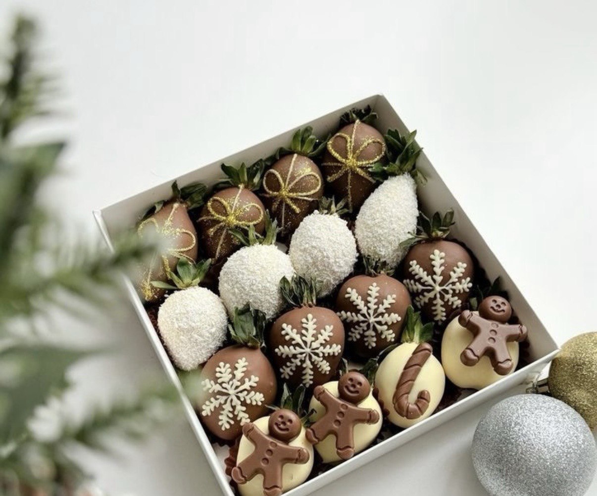 Новогодний набор с клубникой