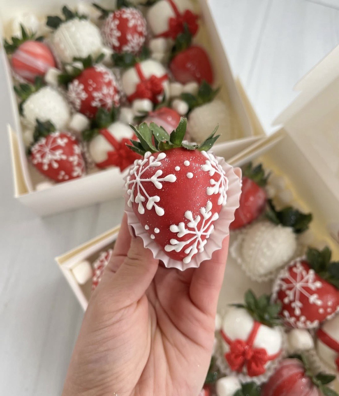 Strawberries: festive box
