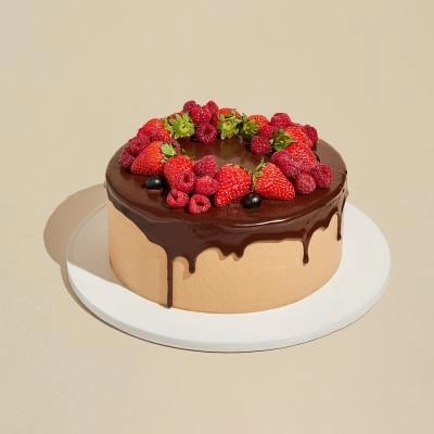 Mixed berry chocolate cake – 8 persons