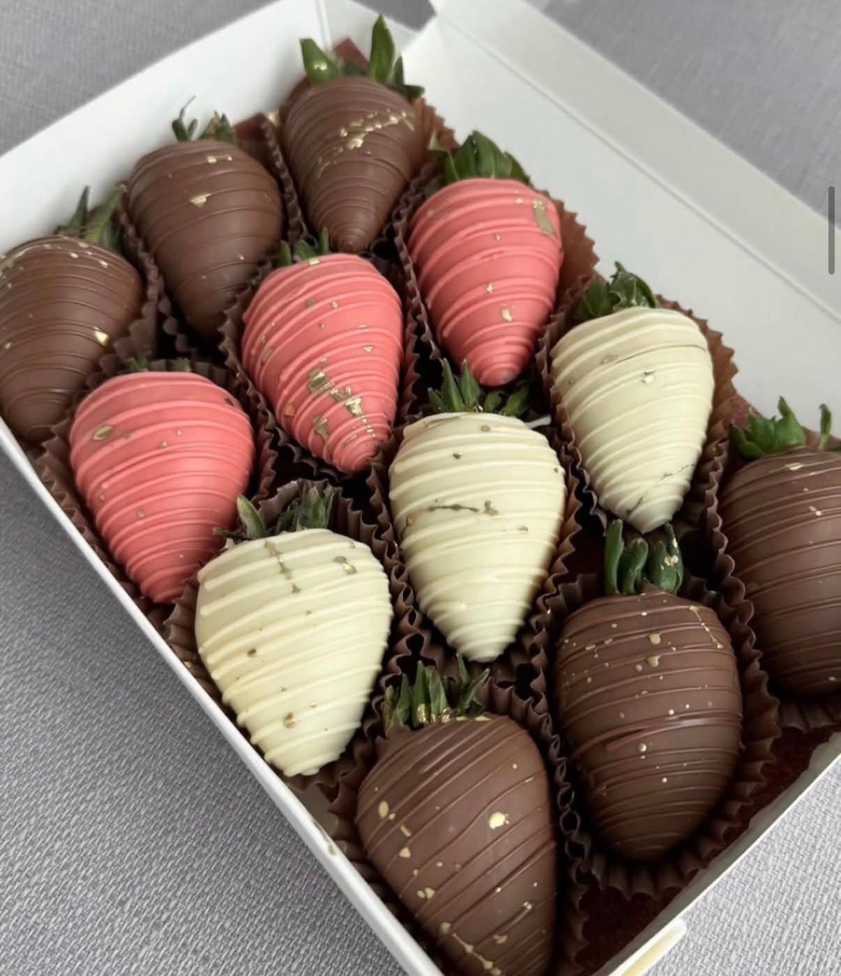 Chocolate-covered strawberries 12 - Velvet strawberry yerevan