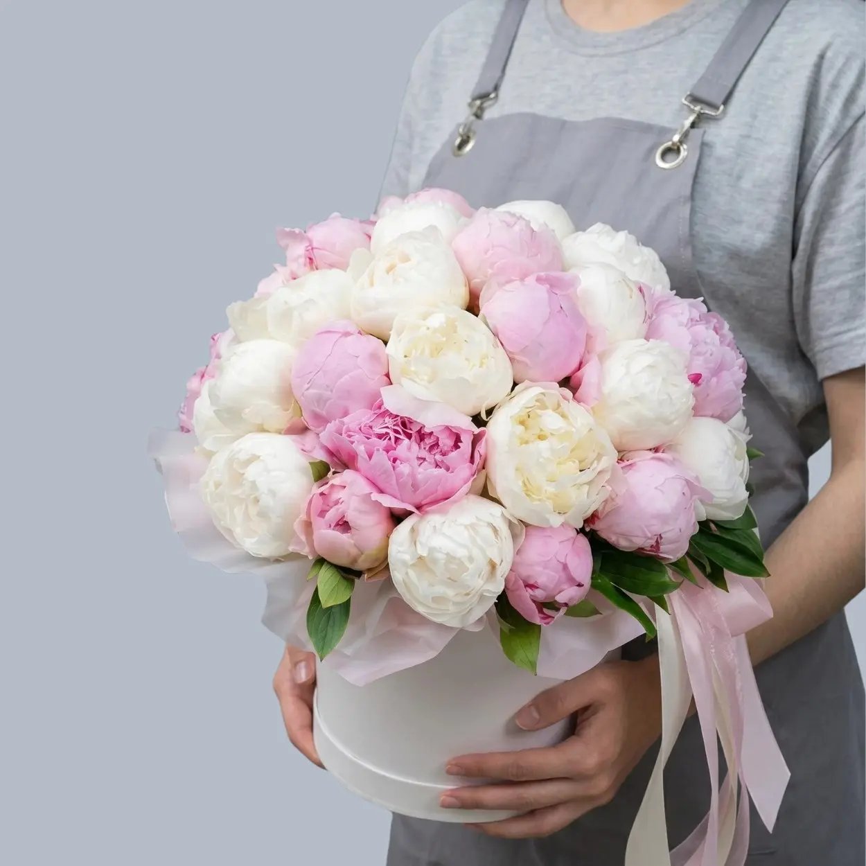 Peonies in a box - Latona Flowers