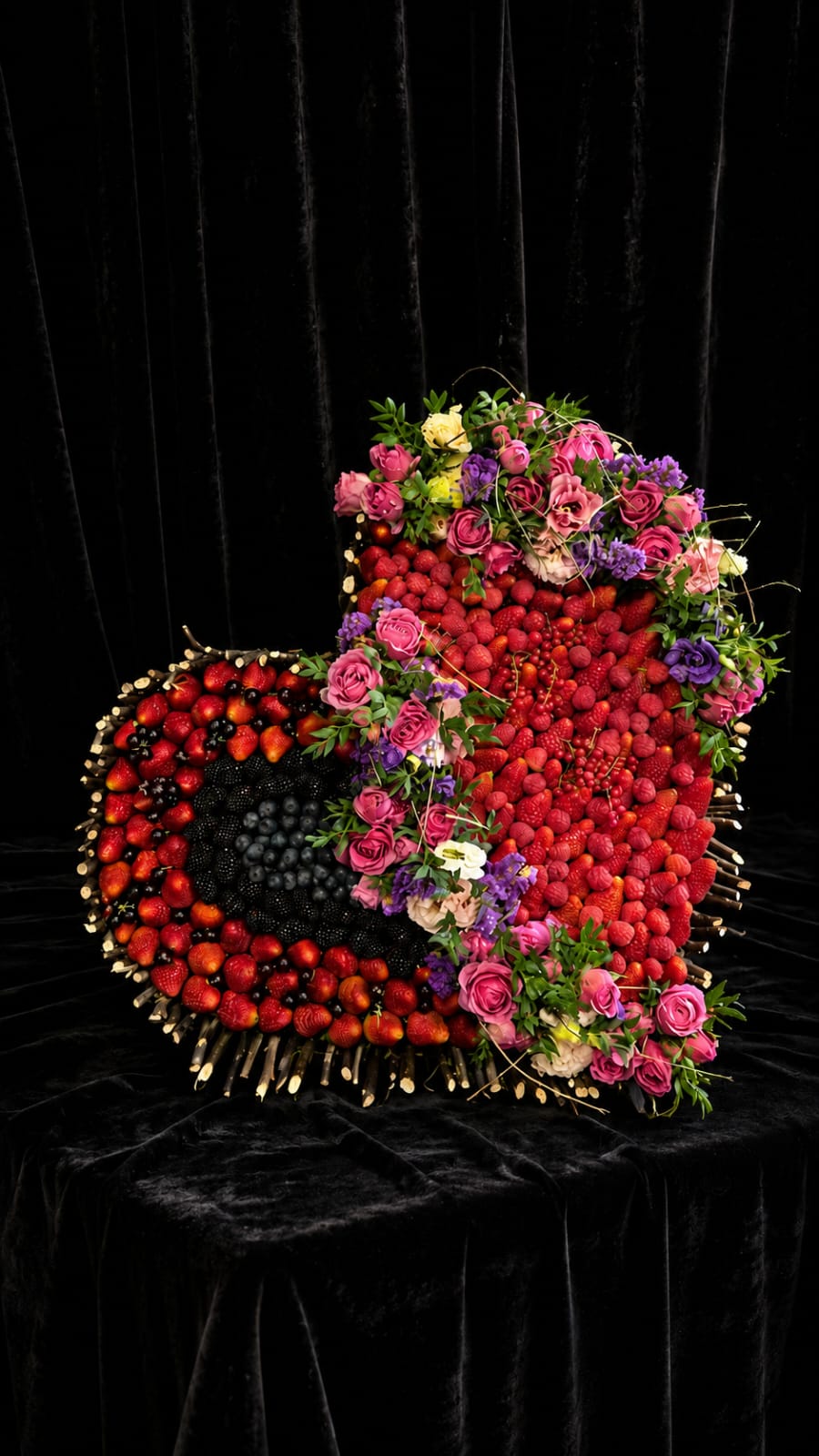 Composition with fresh berries and flowers 11 - GDA Academy EVN