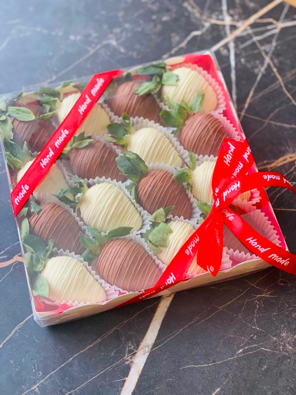 Chocolate-covered strawberries 1 - Aristocrat