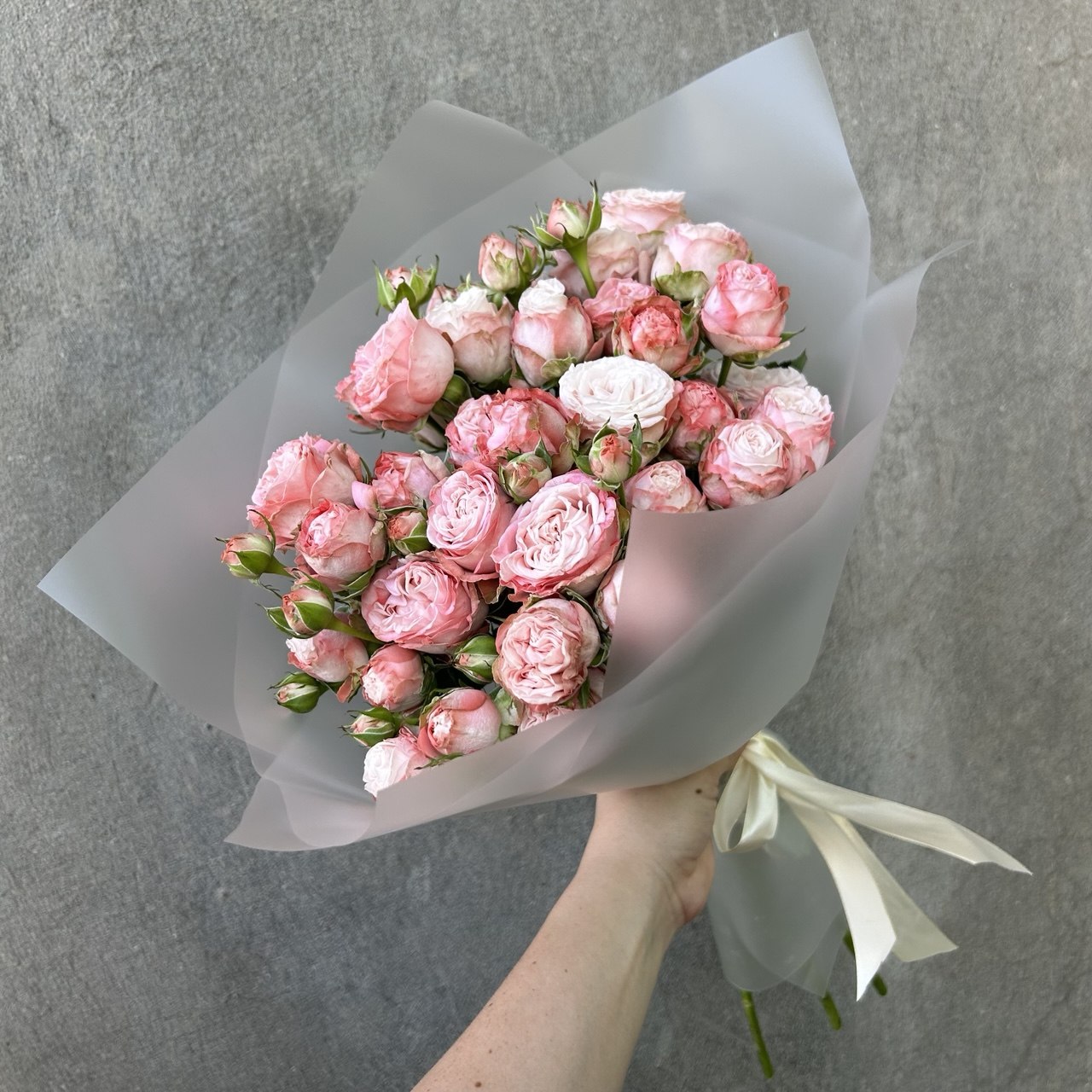Bouquet of 9 spray roses