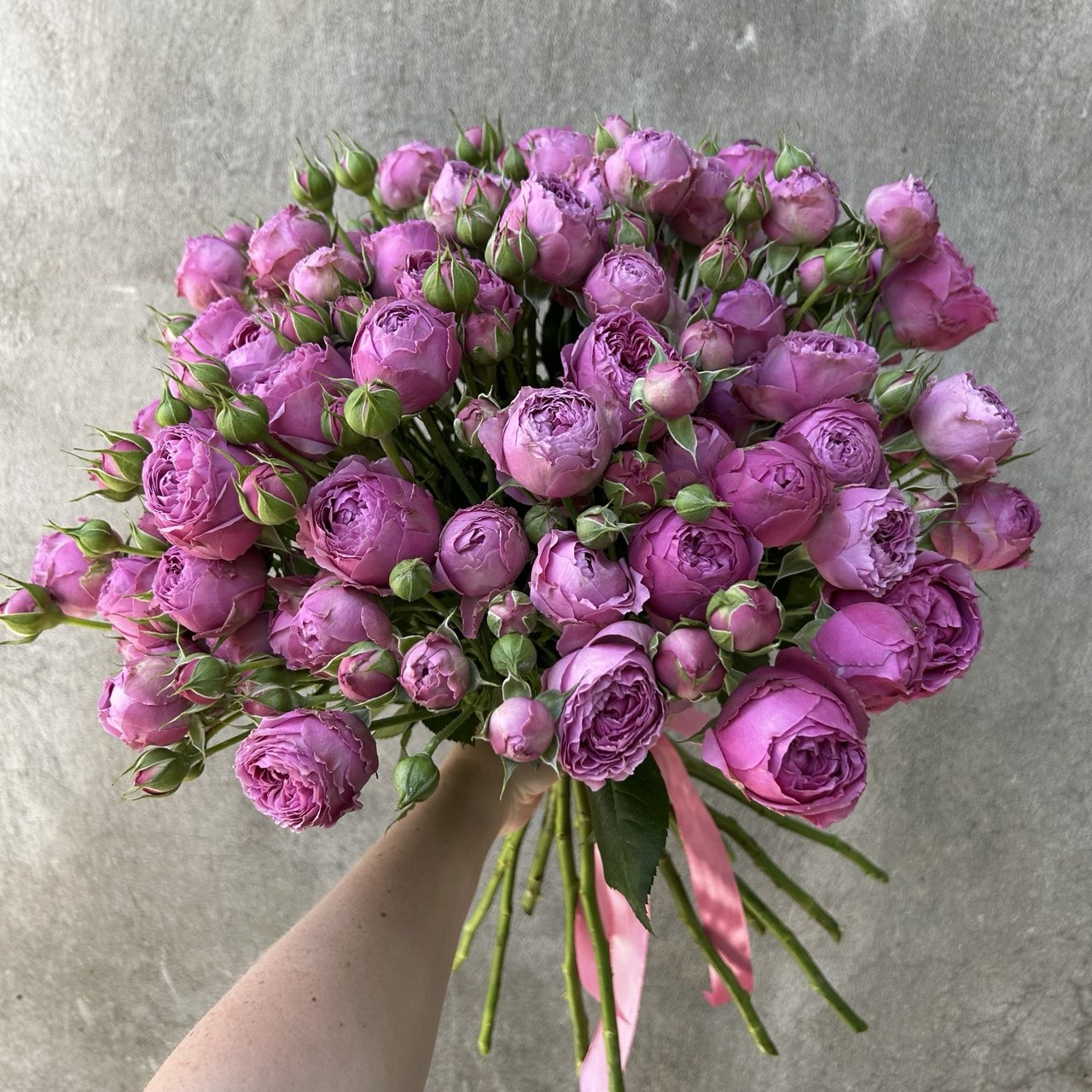 Bouquet of 21 bush peony-shaped roses