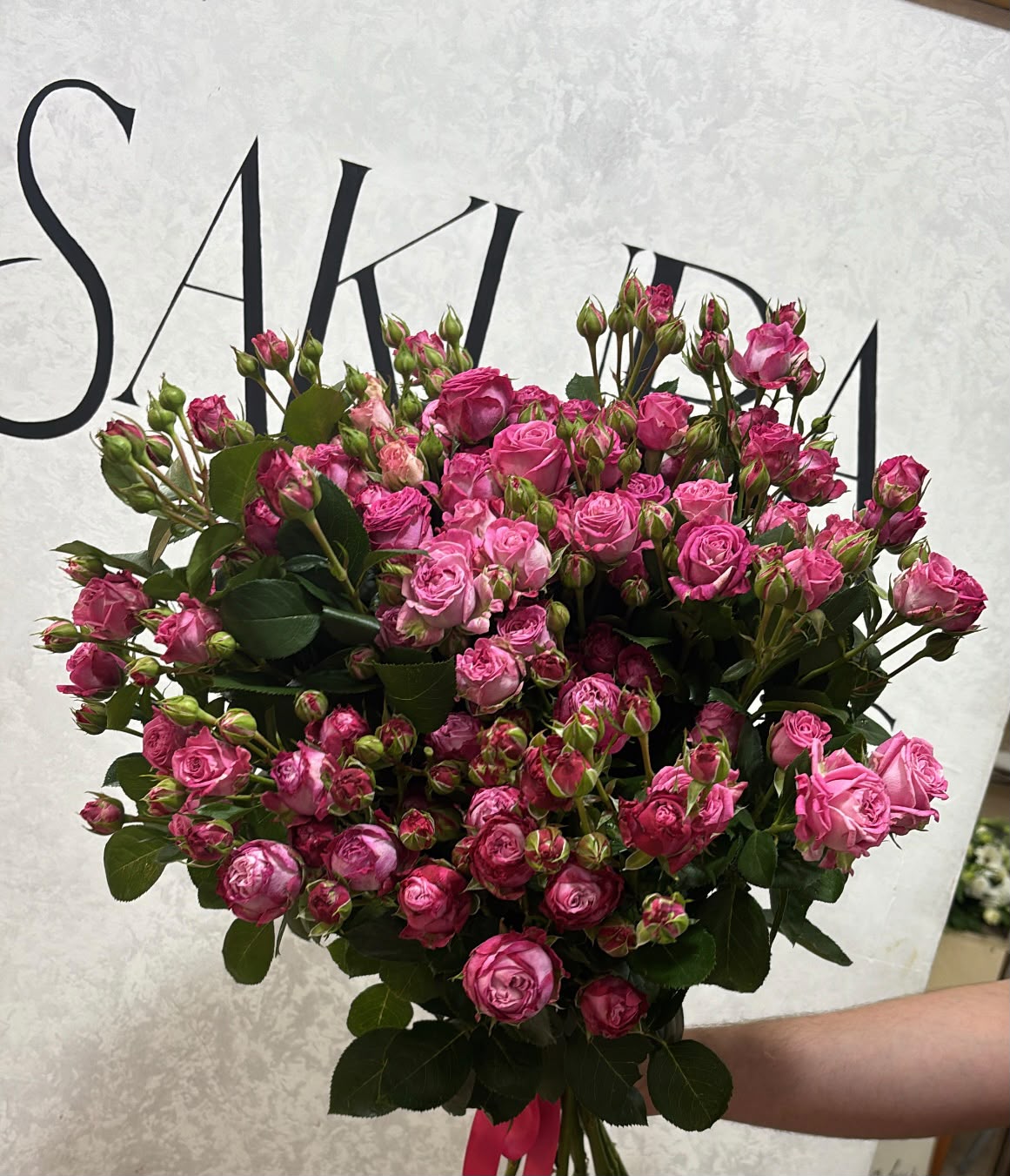 Bouquet with bunch vases - Sakura Flowers