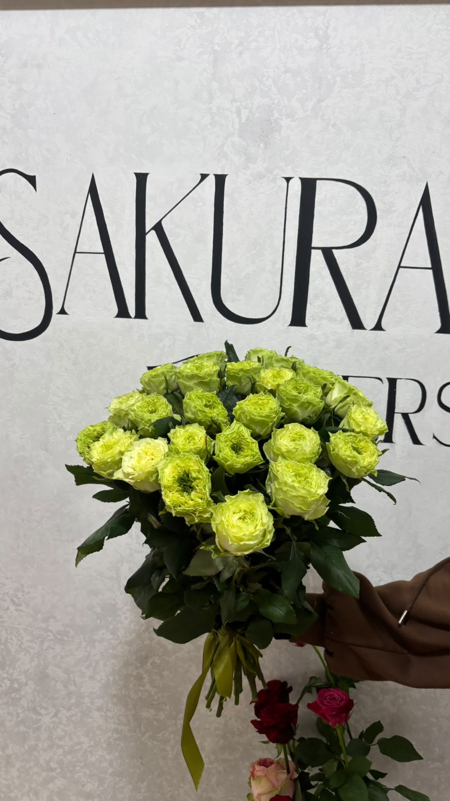 Bouquet Deniz with roses - Sakura Flowers