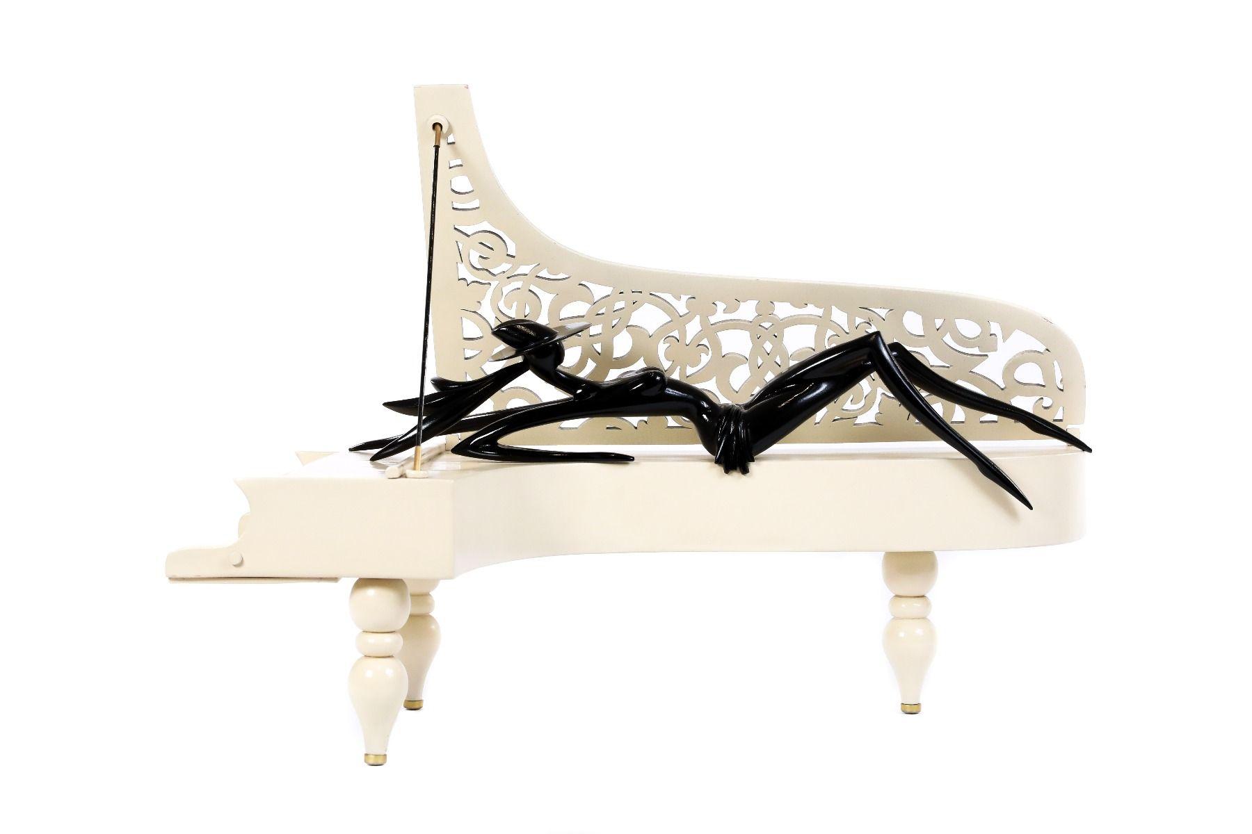 Sculpture "Mistress of the Piano"