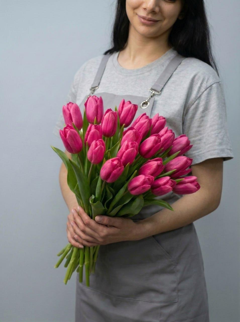 Dark pink tulips /19 pcs/
