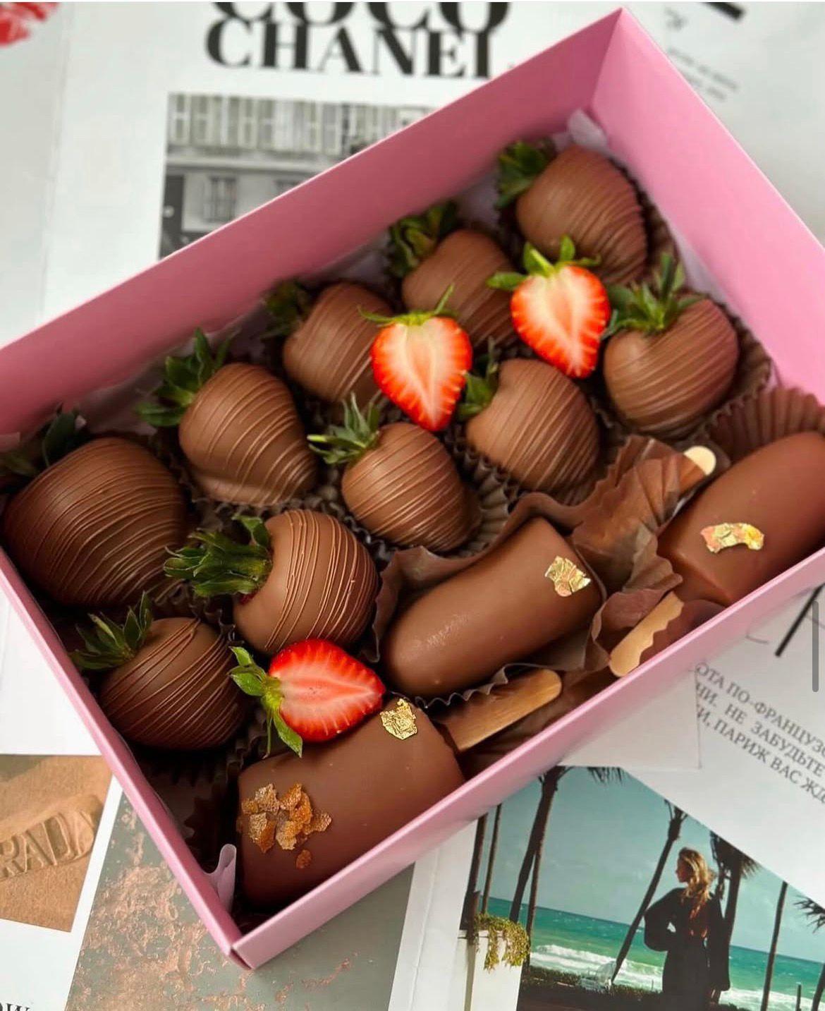 Chocolate-covered strawberries 5 - Velvet_strawberry_yerevan