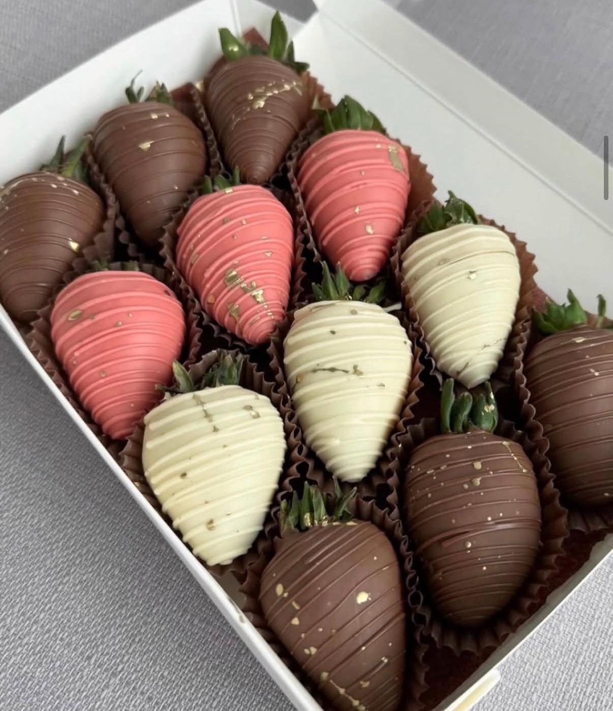 Chocolate-covered strawberries 12 - Velvet strawberry yerevan
