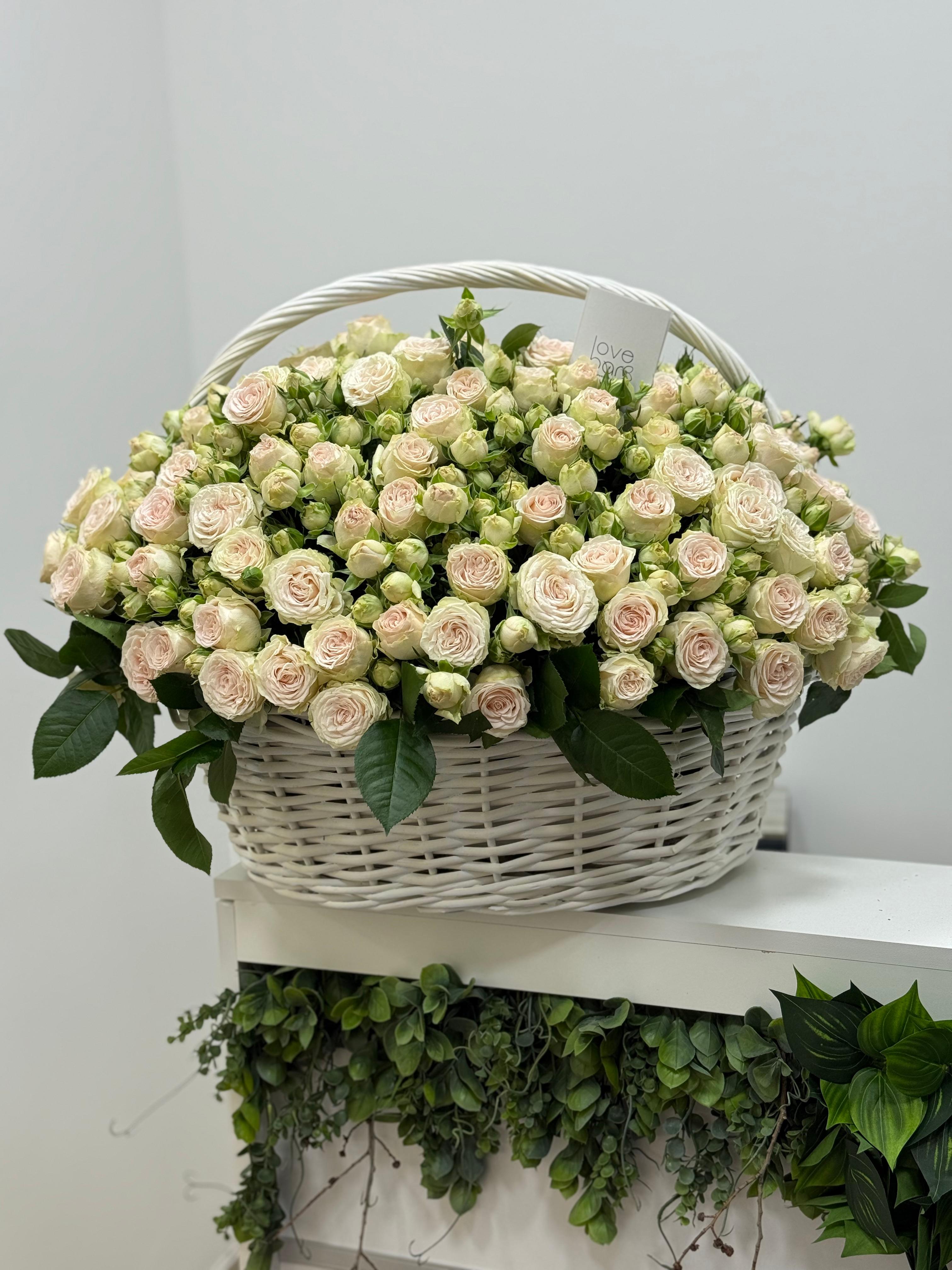 Floral arrangement in a basket - Love bar