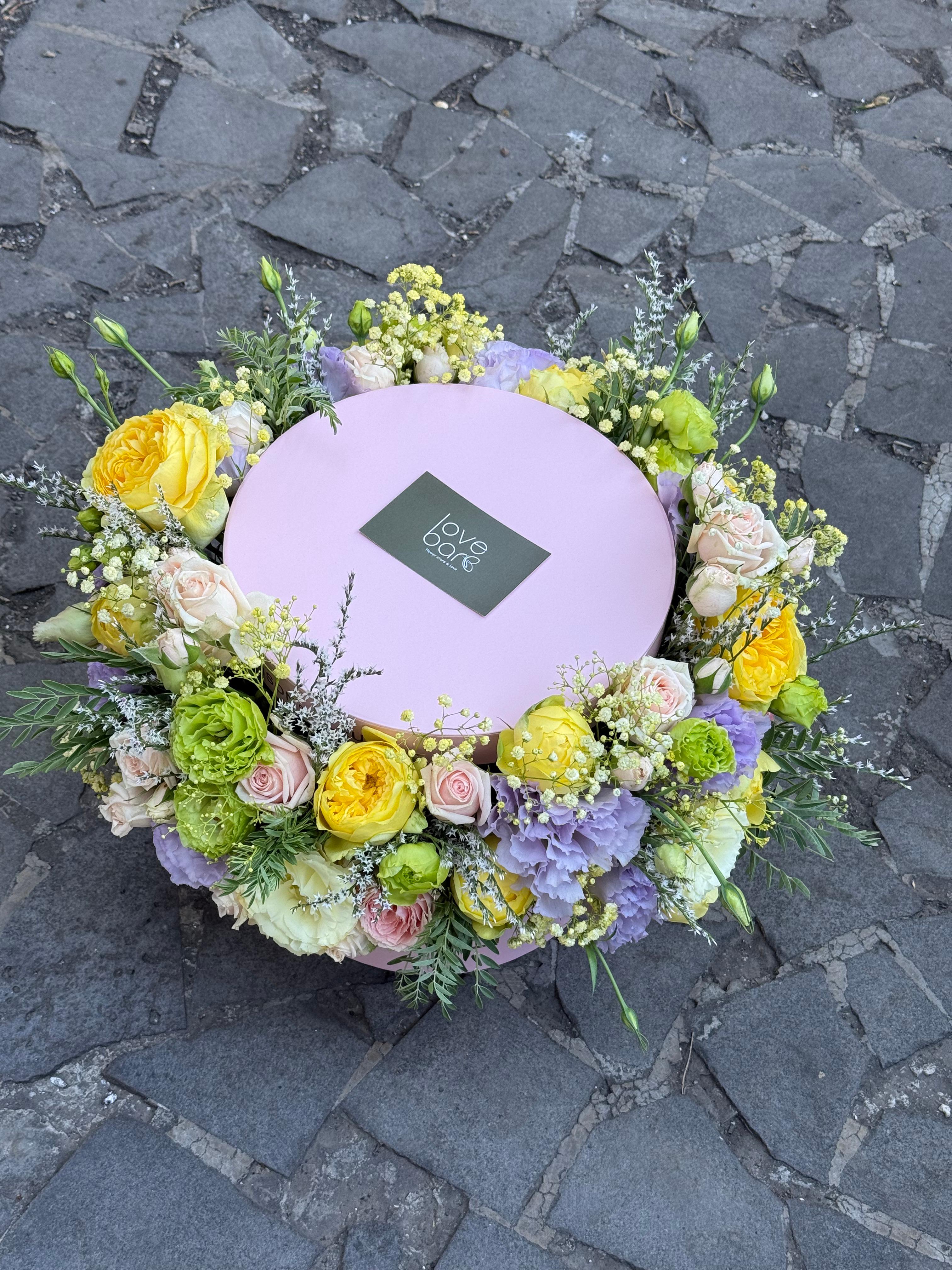 Floral arrangement in a box - Love bar