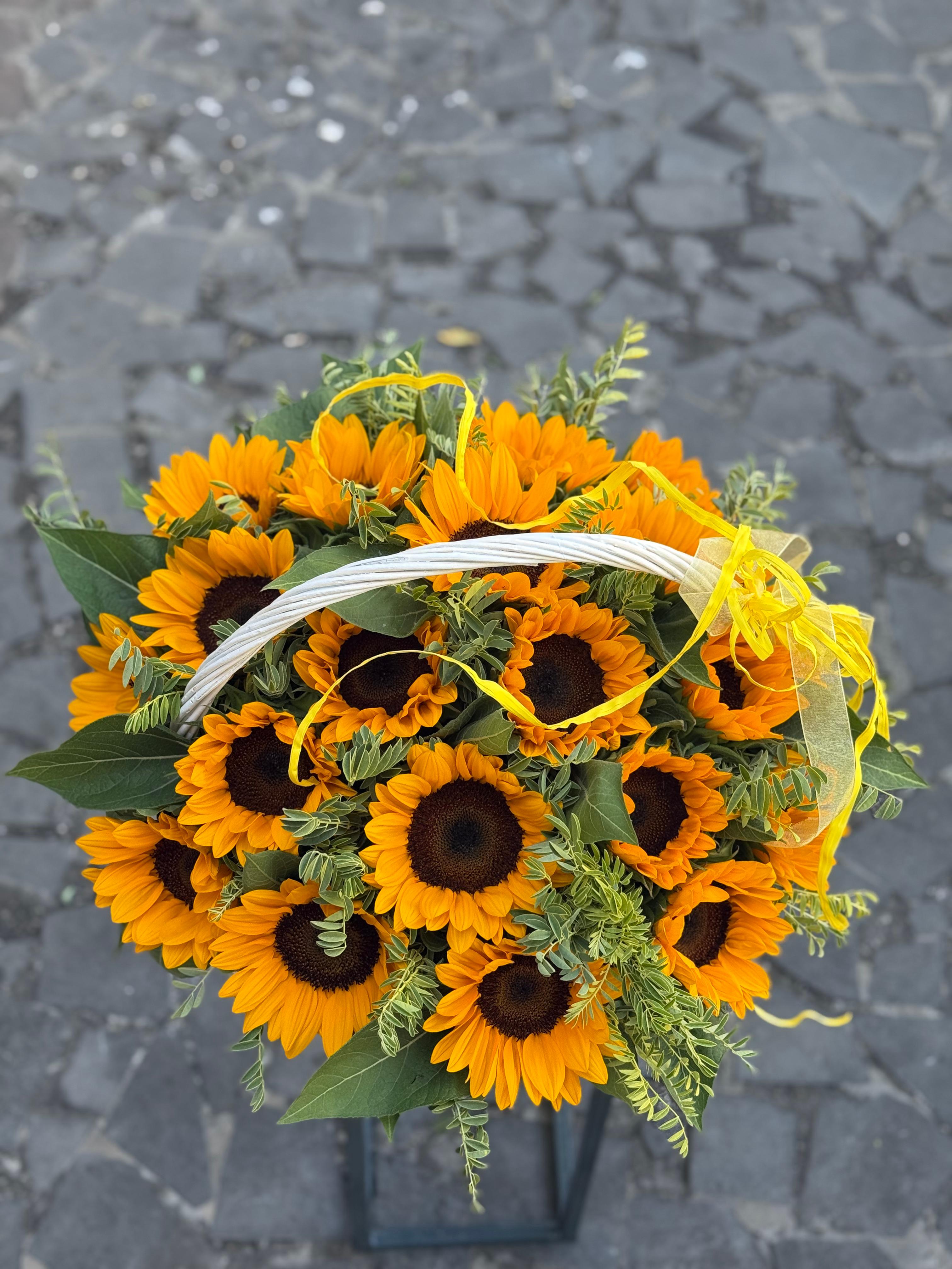 Sunflowers in a basket - Love bar