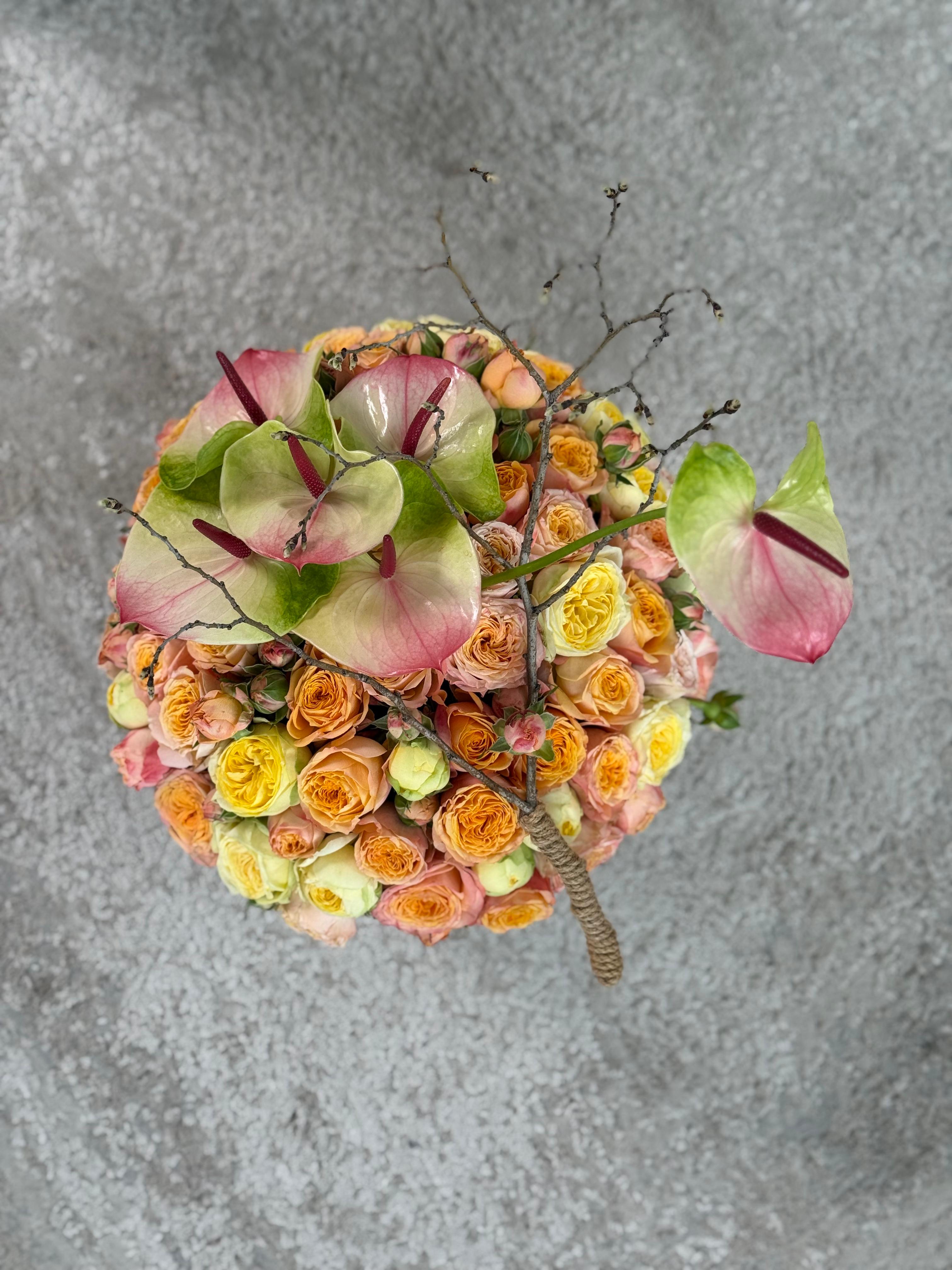 Floral arrangement in a basket - Love bar