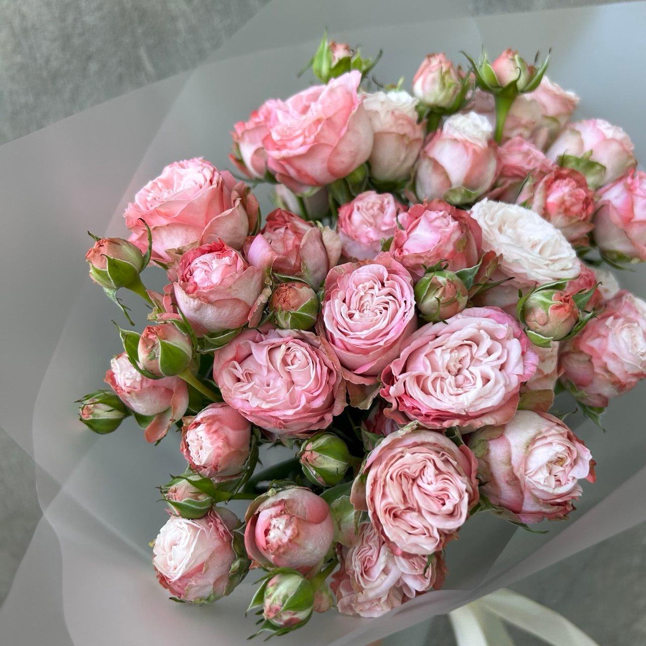 Bouquet of 9 spray roses