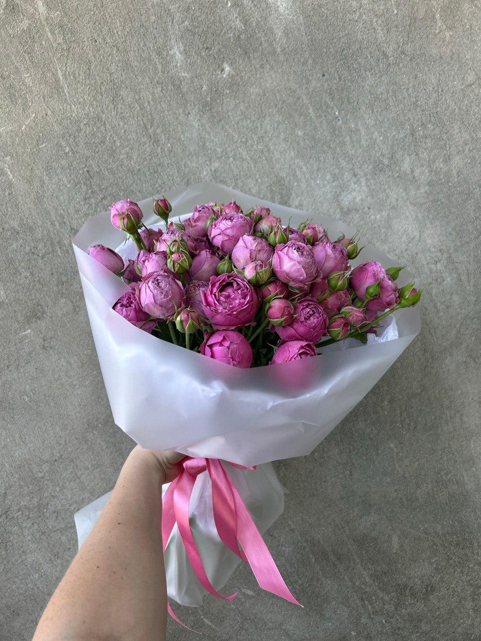Bouquet of 9 spray peony-shaped roses