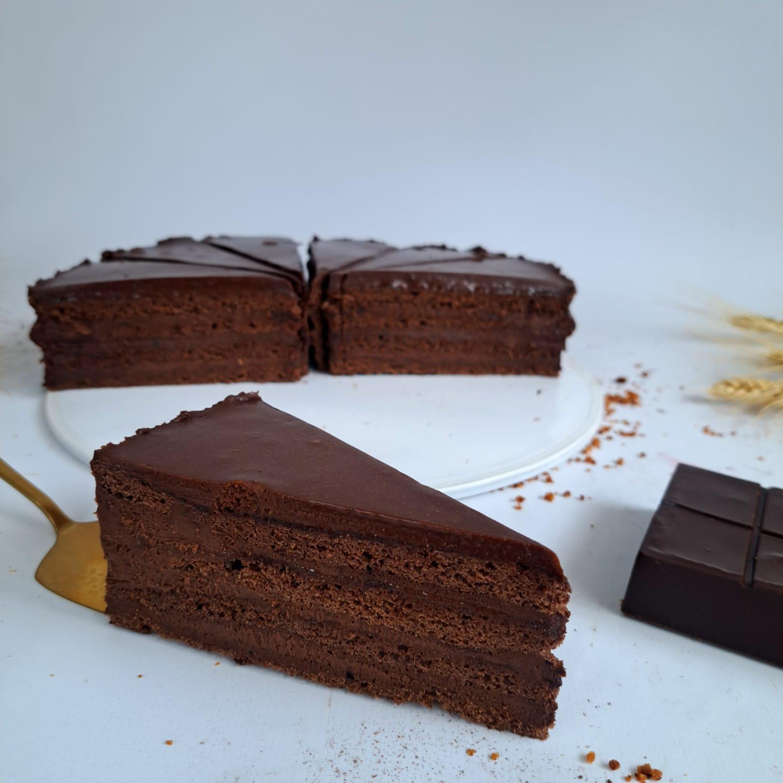 Chocolate Delight Cake for 20 people - Lyusi Sweets Art