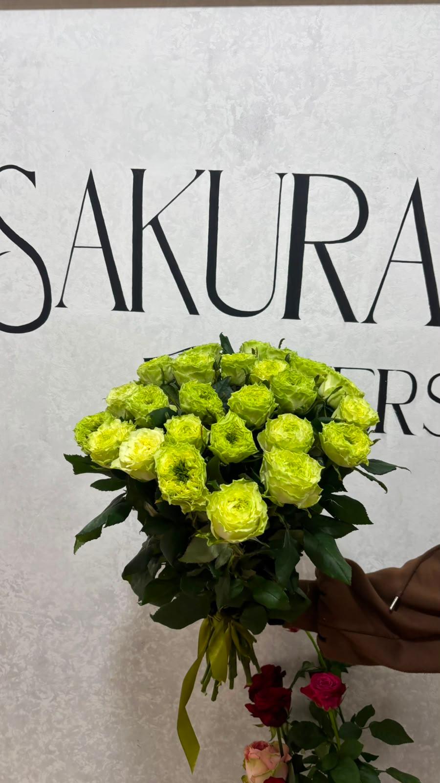 Bouquet Deniz with roses - Sakura Flowers