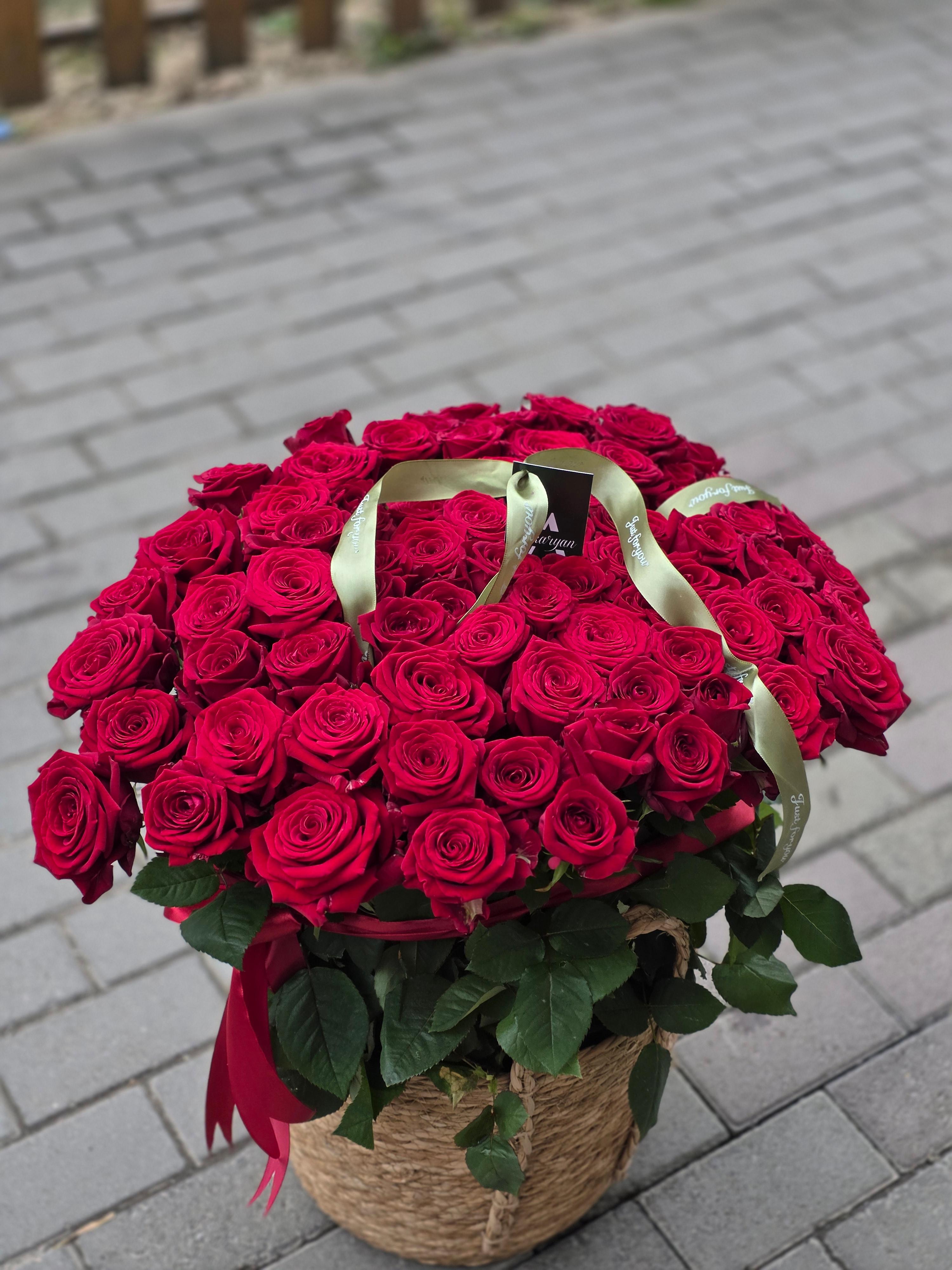 Flower baskets - Askaryan Flowers