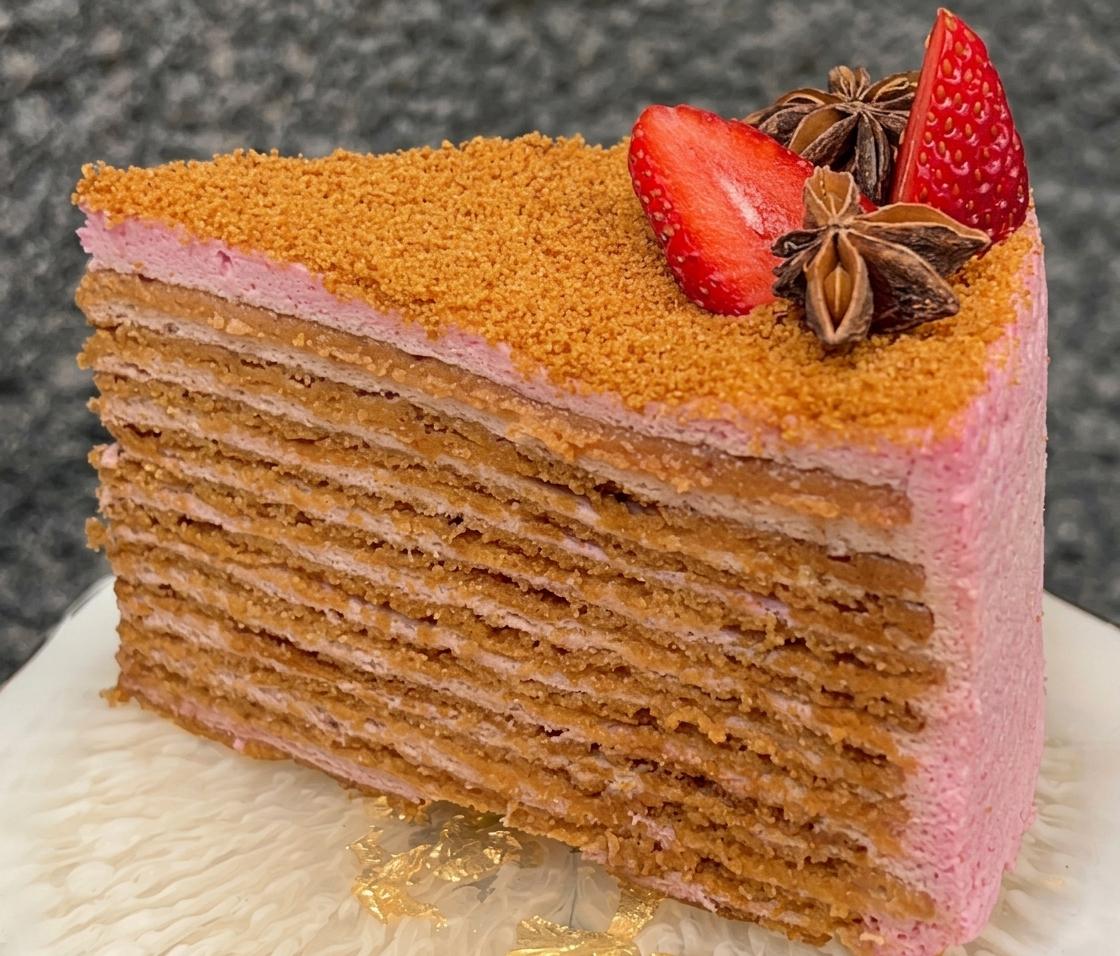 Մեղրով վեգան  տորթ բալի կրեմով  120 գր.-  Sweetli by Lilit