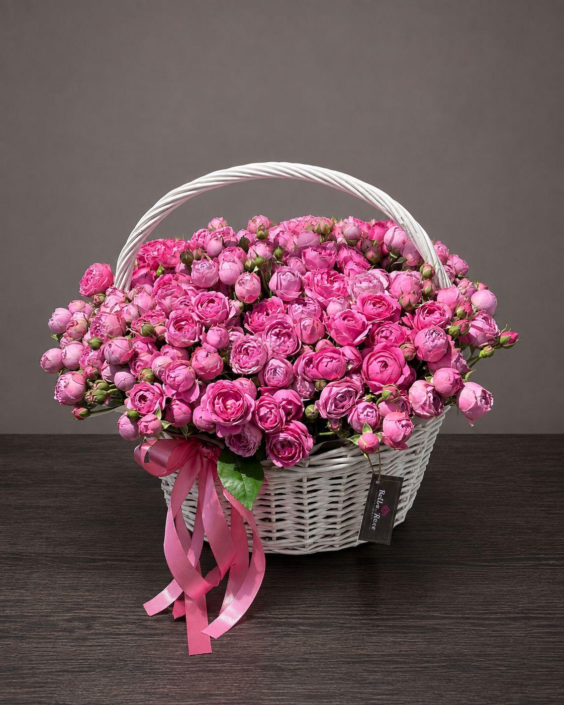 Spray roses in a basket - BELLA-ROSE