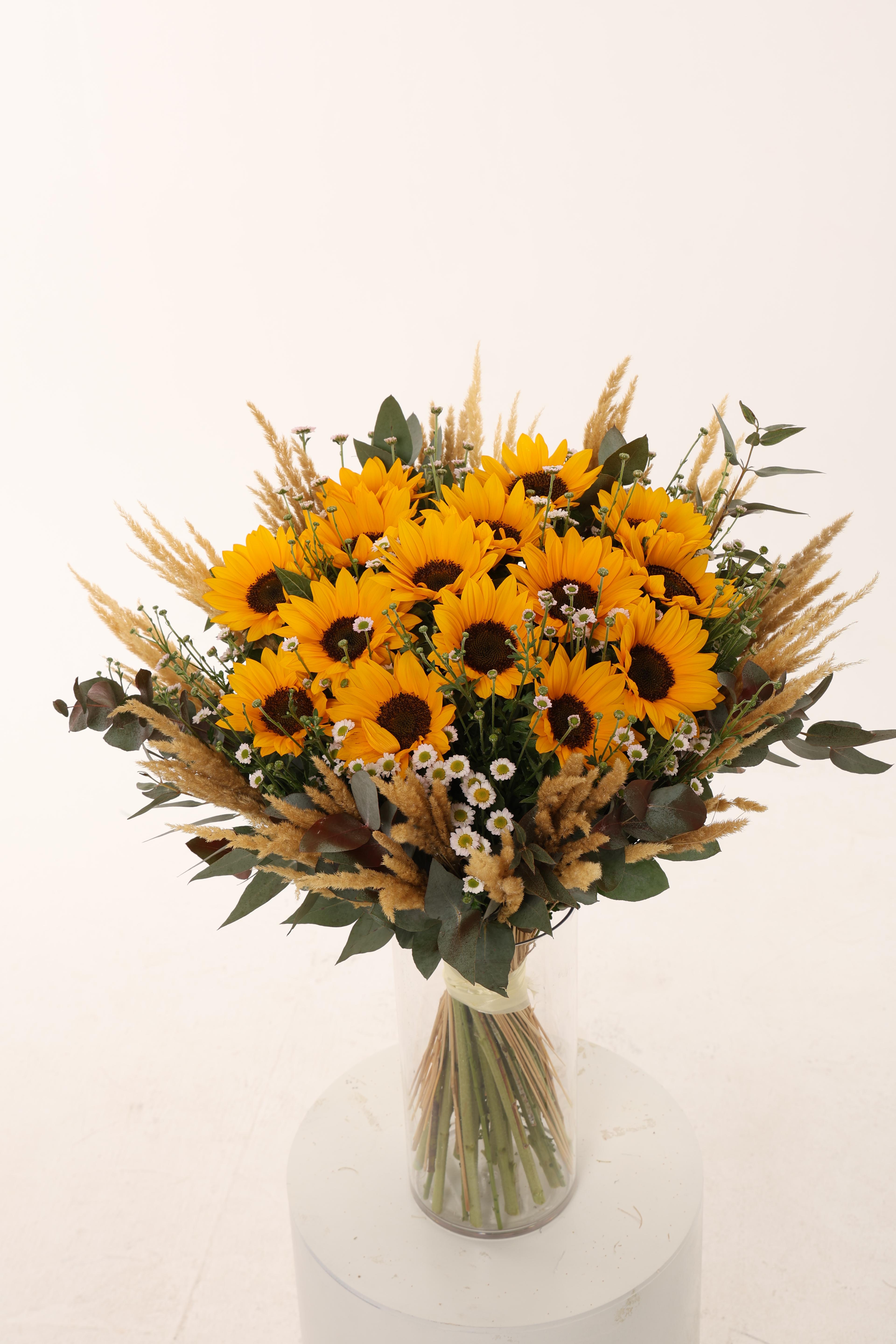Floral arrangement with sunflowers - Sunny Rose