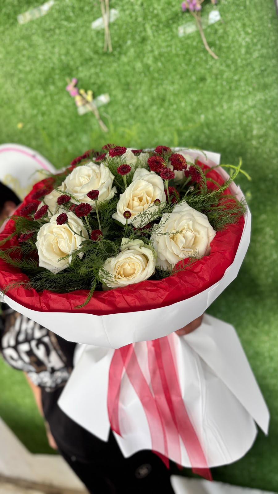 Ծաղկեփունջ վարդերով և քրիզանթեմով - ANNELLA Flowers & Design