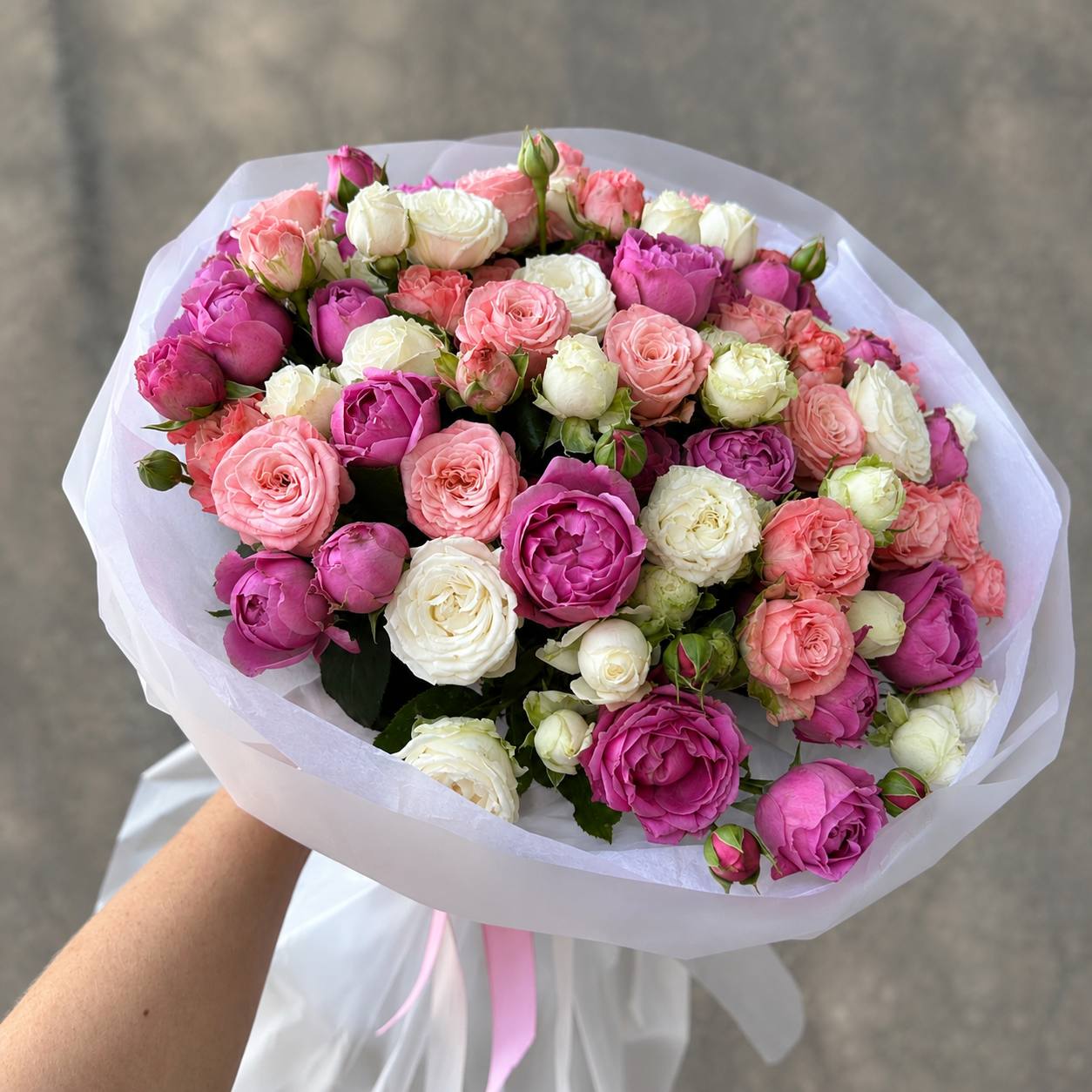 Bouquet of 31 spray roses