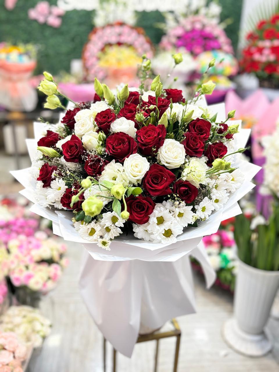 Ծաղկային կոմպոզիցիա փնջով - Susi flowers