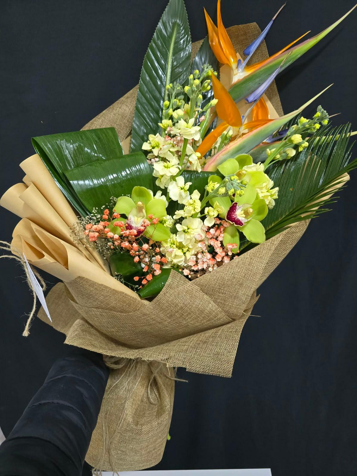 Floral arrangement - Arpi flowers