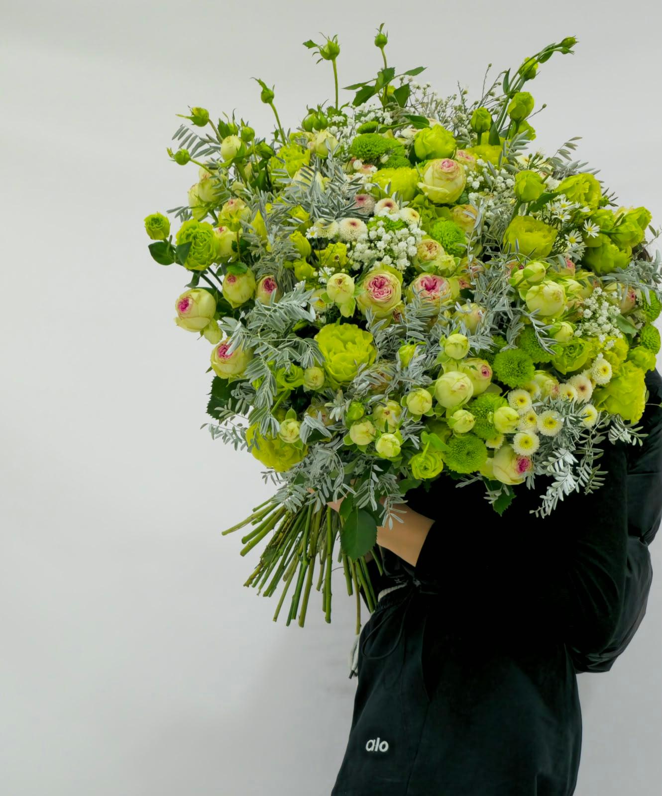 Bouquet with spray roses - Arpi flowers