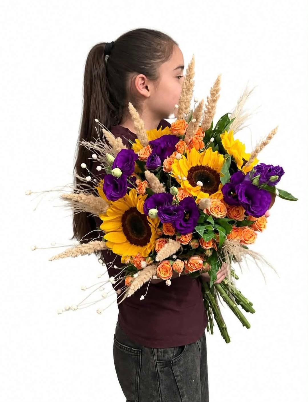 Цветочная композиция с подсолнухами - Arpi flowers