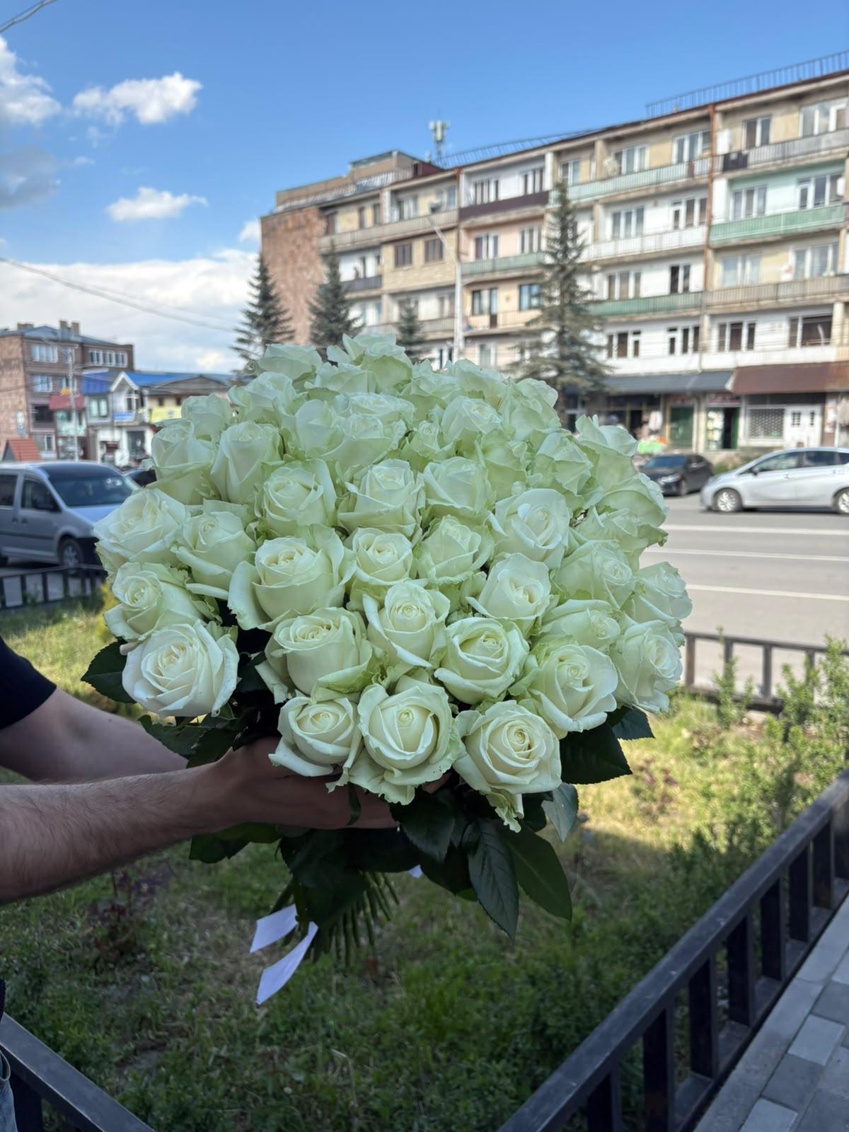 White Roses - Maison de Roses